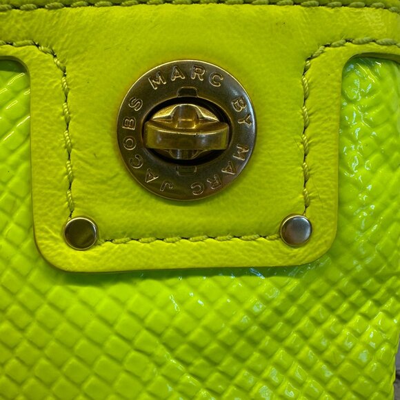 Marc by Marc Jacobs Turnlock Python Shine Percy CrossBody Bag - Picture 3 of 9